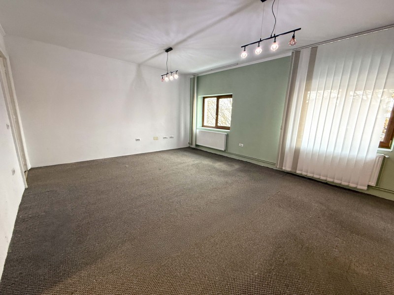 100mp central, etaj, centrala termica proprie, ideal birouri