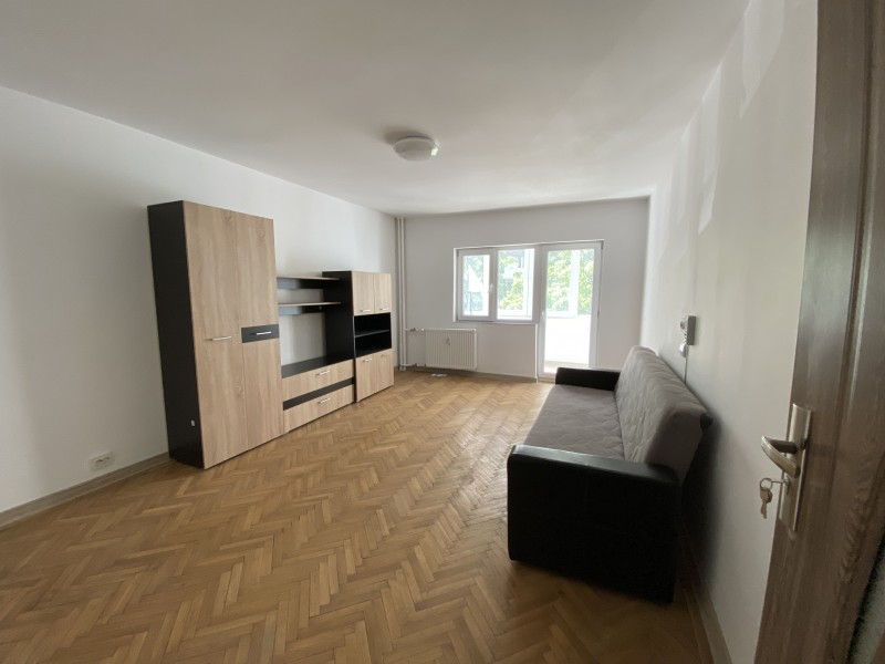 2 camere cu totul nou, Ciuperca, etaj 1, modern, liber