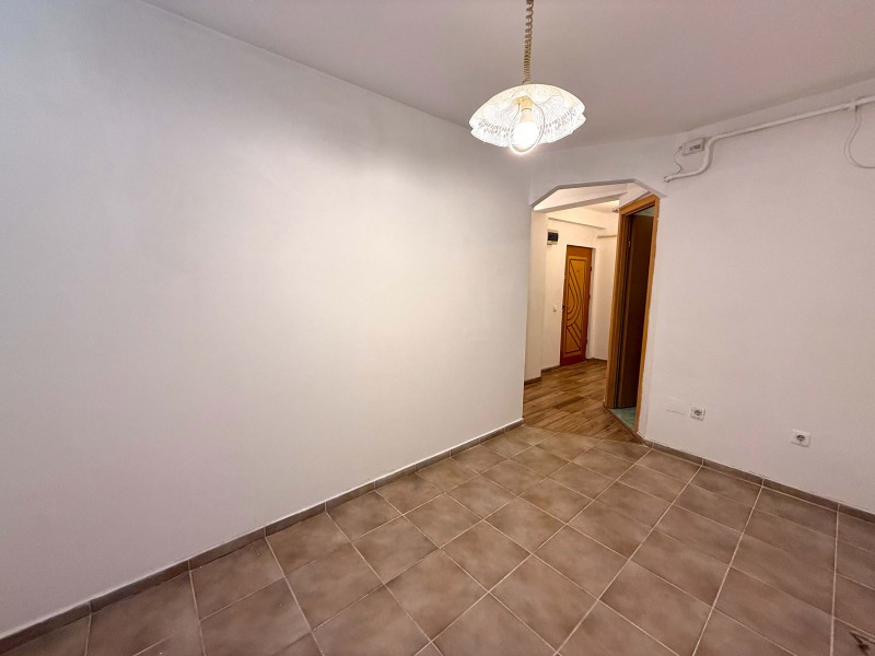 2 camere decomandate, bloc 2010, 53mp cu boxa 7,2mp, parter, Valea Rosie zona Restaurant Dacia