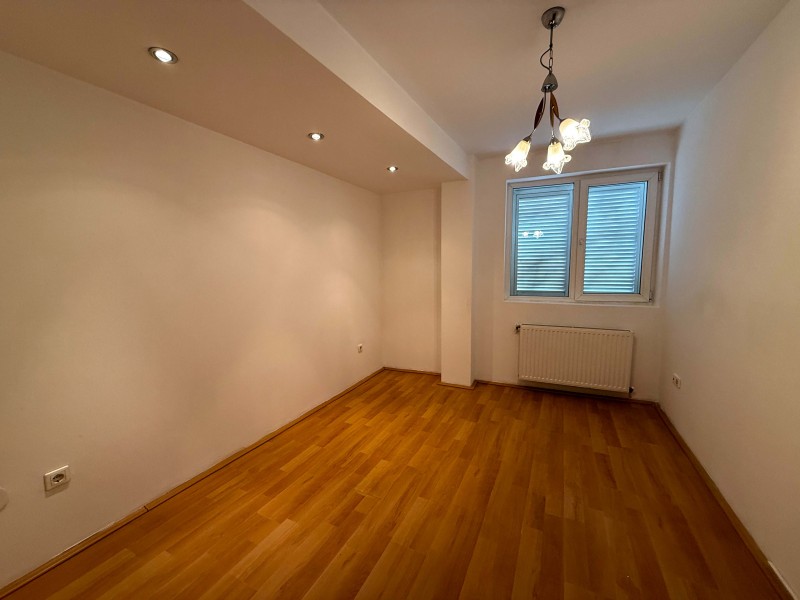 2 camere decomandate, bloc 2010, 53mp cu boxa 7,2mp, parter, Valea Rosie zona Restaurant Dacia