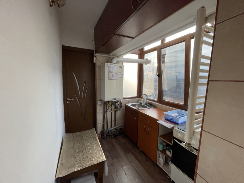 2 camere decomandate, centrala termica, 1 Mai - Sara - Fostul Poligon Auto, etaj1