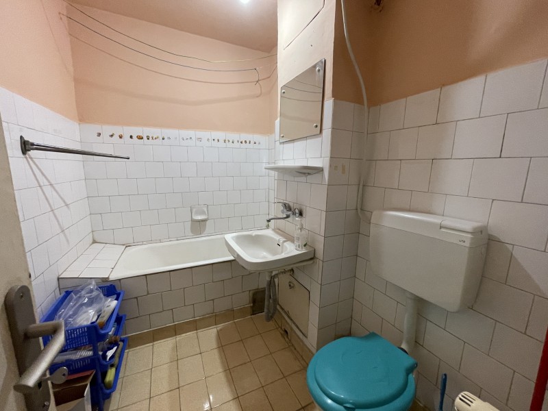 2 camere decomandate, etaj1, Brazda Complex Vechi, foarte spatios, igienizat