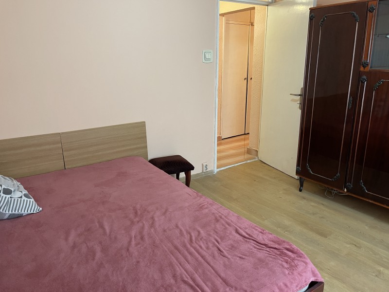 2 camere decomandate, etaj1, Brazda Complex Vechi, foarte spatios, igienizat