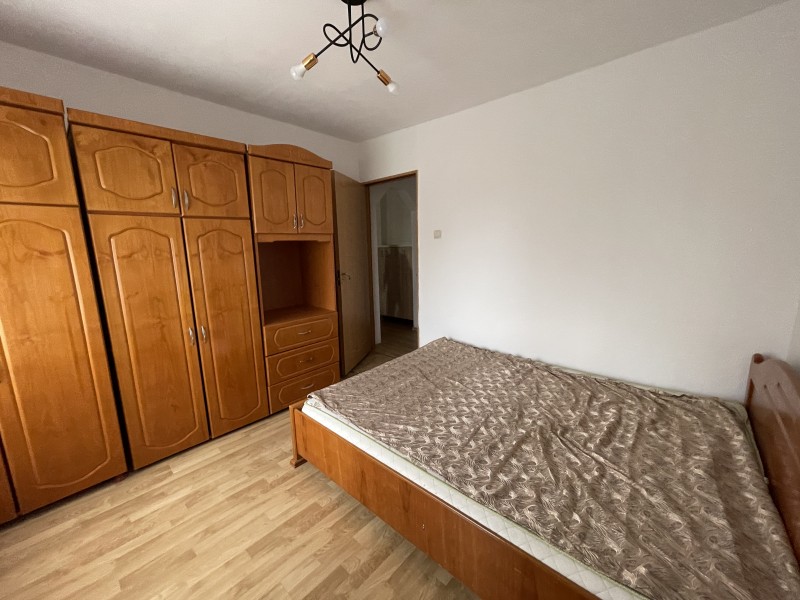 2 camere decomandate, etaj3 din4, complet mobilat si utilat, foarte spatios, Lapus - Intim