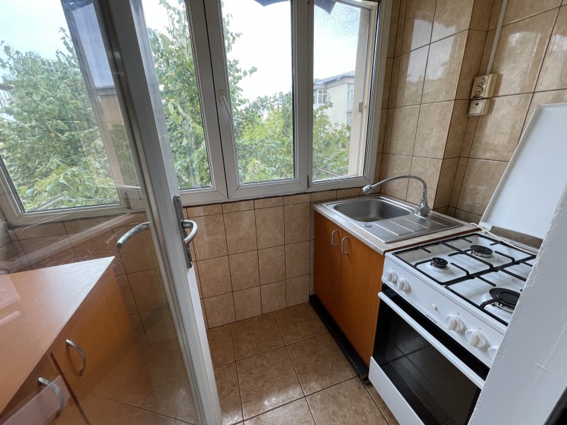 2 camere decomandate, etaj3 din4, complet mobilat si utilat, foarte spatios, Lapus - Intim