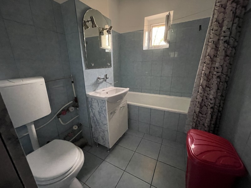 2 camere decomandate, etaj3 din4, complet mobilat si utilat, foarte spatios, Lapus - Intim