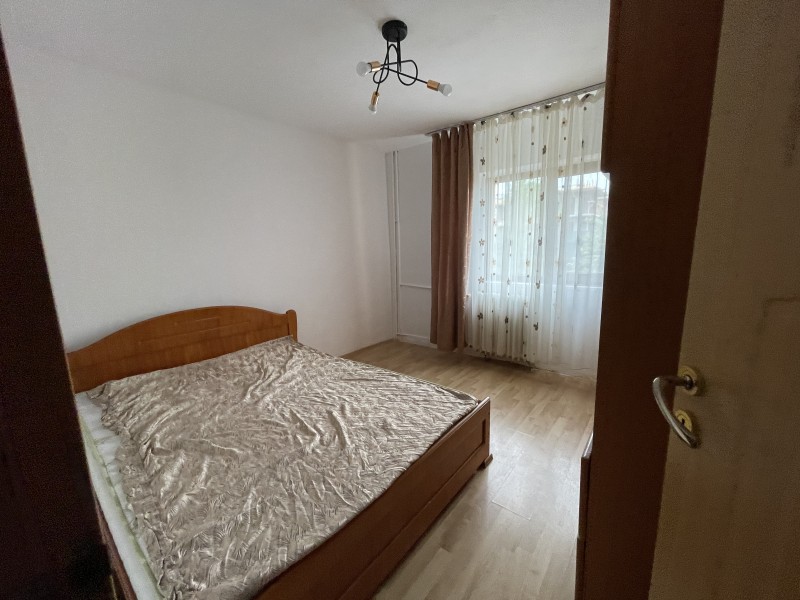 2 camere decomandate, etaj3 din4, complet mobilat si utilat, foarte spatios, Lapus - Intim