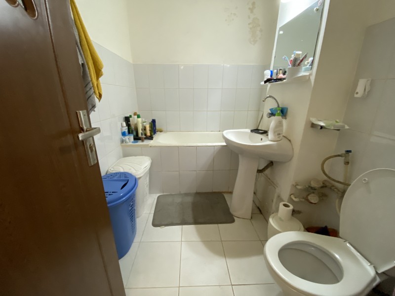 2 camere decomandate, parter, doua balcoane, foarte spatios Valea Rosie