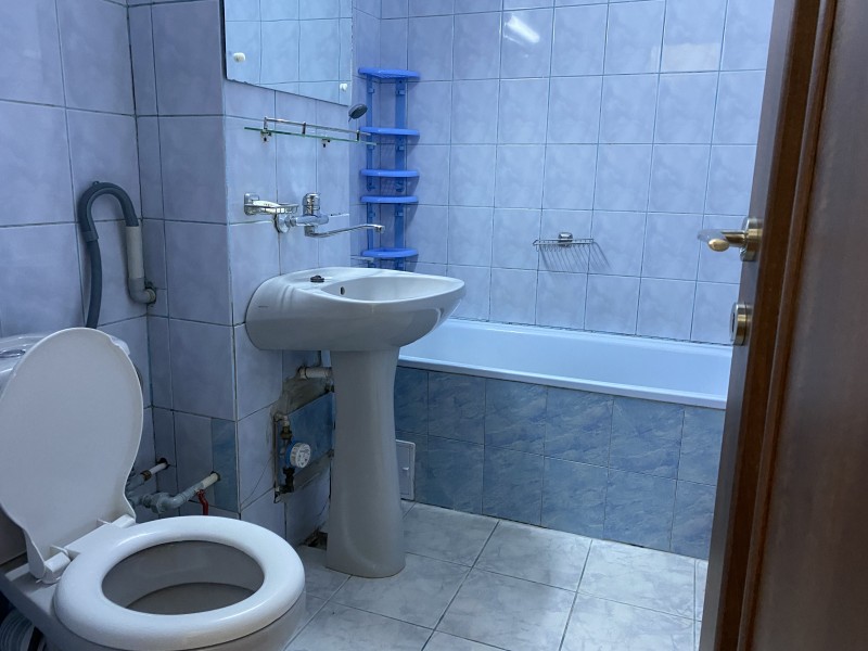 2 camere decomandate,foarte mare, etaj1, modern, complet mobilat si utilat, prima inchiriere