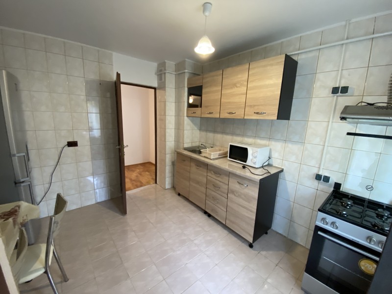2 camere decomandate,foarte mare, etaj1, modern, complet mobilat si utilat, prima inchiriere