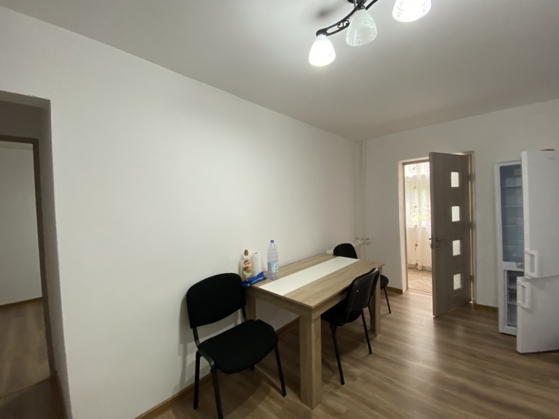 2 camere decomandate 1Mai, Pelendava, spatios, totul nou, parter