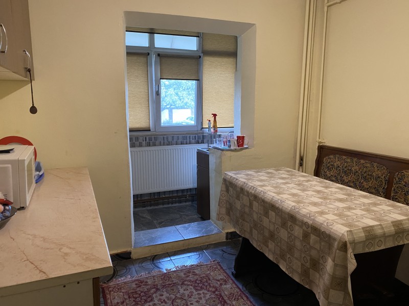 2 camere decomandate 1Mai, spate Pelendava, spatios, curat, centrala termica