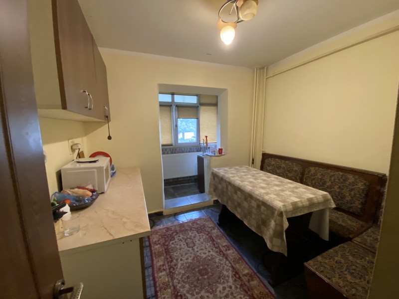 2 camere decomandate 1Mai, spate Pelendava, spatios, curat, centrala termica