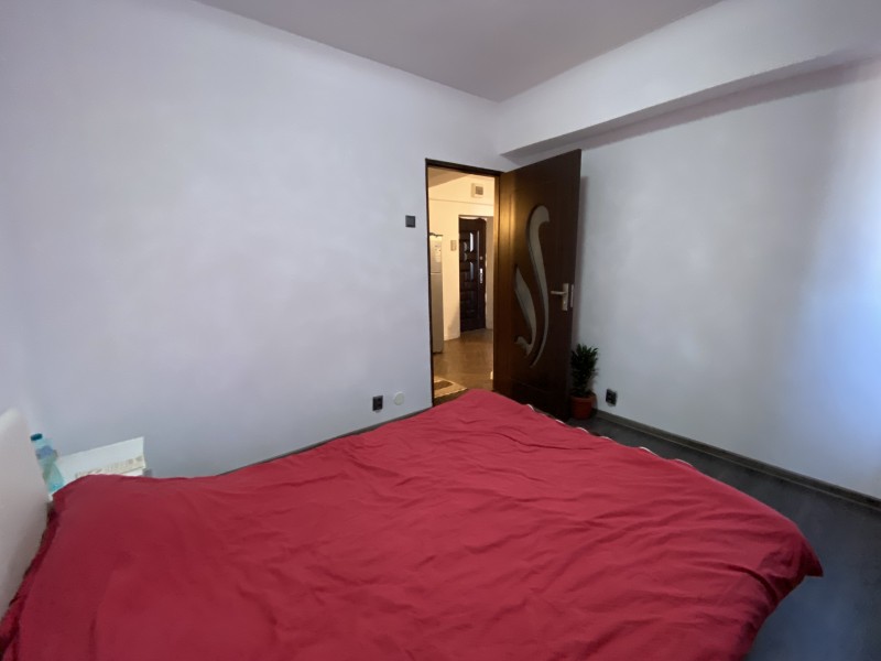 2 camere decomandate Rovine -Posta, deasupra Banca Transilvania, stradal, mobilat si utilat