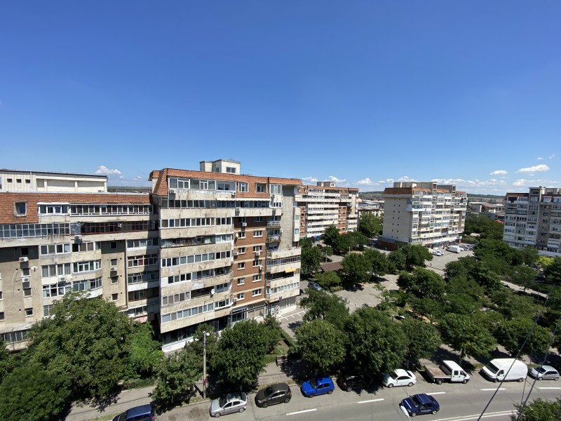 2 camere decomandate Rovine -Posta, deasupra Banca Transilvania, stradal, mobilat si utilat