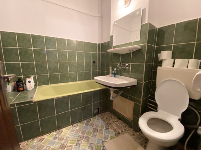 2 camere decomandate Rovine -Posta, deasupra Banca Transilvania, stradal, mobilat si utilat