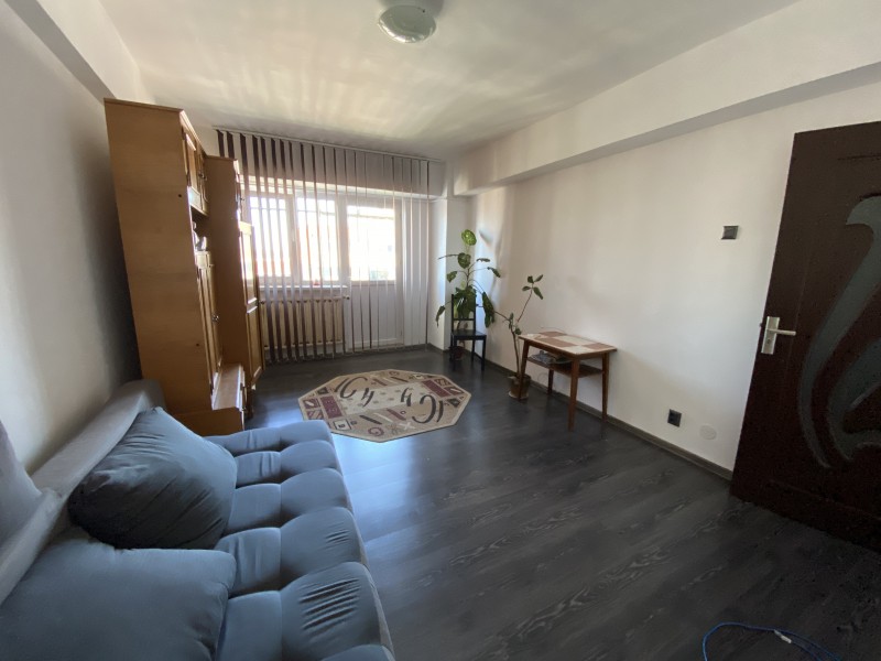 2 camere decomandate Rovine -Posta, deasupra Banca Transilvania, stradal, mobilat si utilat