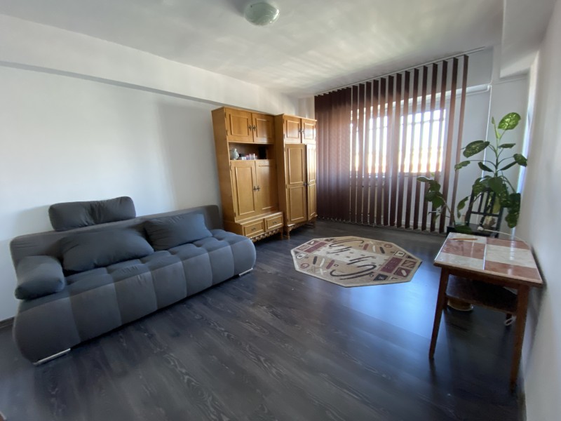 2 camere decomandate Rovine -Posta, deasupra Banca Transilvania, stradal, mobilat si utilat