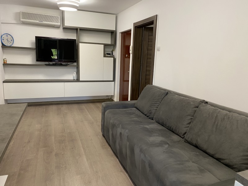 2 camere decomandate Sarari-Valea Rosie, intre Piata si Stadion, nou, nelocuit