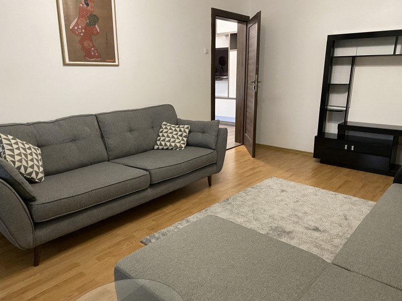 2 camere decomandate Sarari-Valea Rosie, intre Piata si Stadion, nou, nelocuit