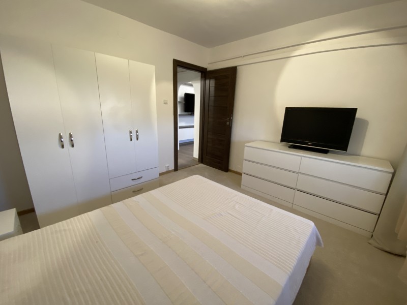 2 camere decomandate Sarari-Valea Rosie, intre Piata si Stadion, nou, nelocuit
