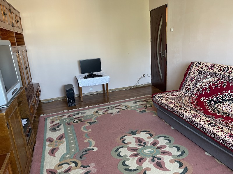 2 camere decomandate etaj4 Rovine Nicolae Iorga, Restaurant Cleo
