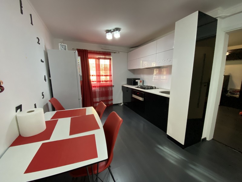 2 camere lux, restaurant Prestige - Electroputere Mall totul nou, centrala termica, incalzire pardoseala