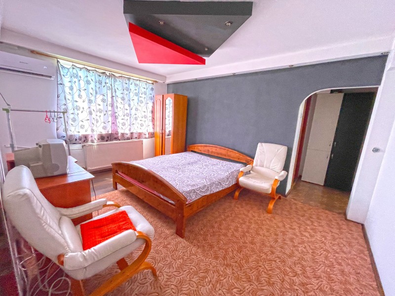 2 camere semidecomandate, Calea Bucuresti vis a vis de Piata de Flori Rotonda, renovat complet, complet mobilat