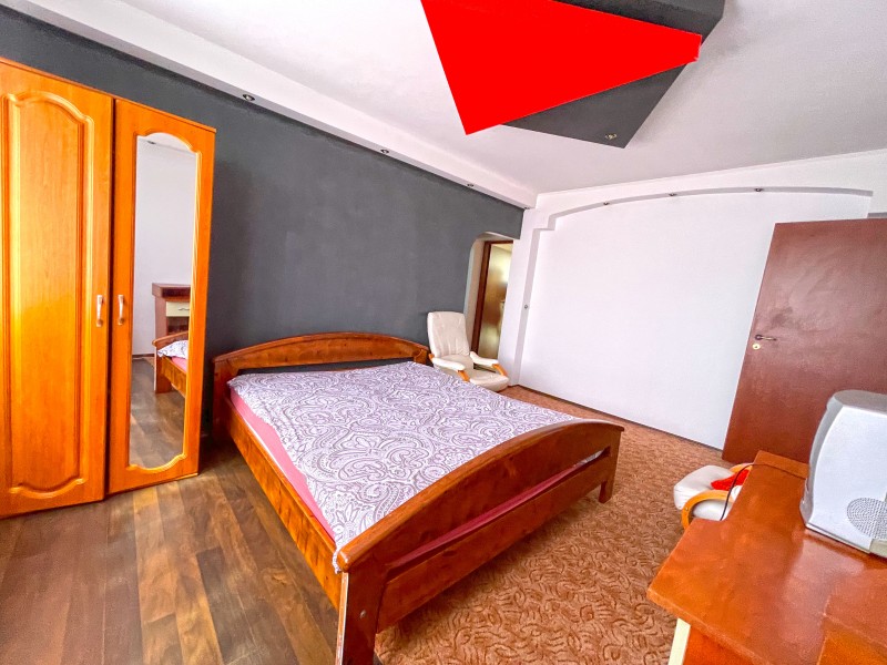 2 camere semidecomandate, Calea Bucuresti vis a vis de Piata de Flori Rotonda, renovat complet, complet mobilat