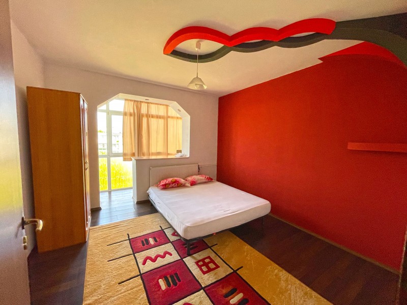 2 camere semidecomandate, Calea Bucuresti vis a vis de Piata de Flori Rotonda, renovat complet, complet mobilat