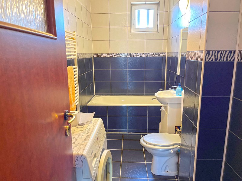 2 camere semidecomandate, Calea Bucuresti vis a vis de Piata de Flori Rotonda, renovat complet, complet mobilat