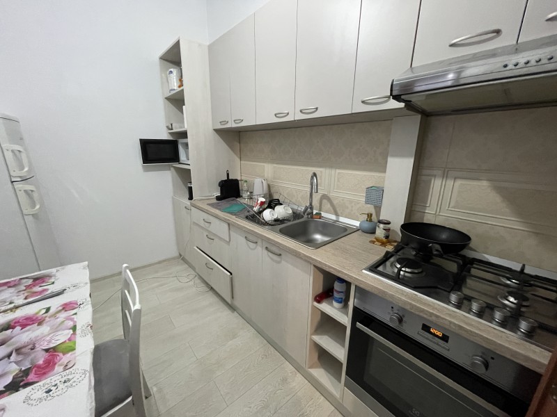 2 camere semidecomandate, Dealul Spiri, langa Fratii Buzesti, centrala termica, complet mobilat si utilat modern