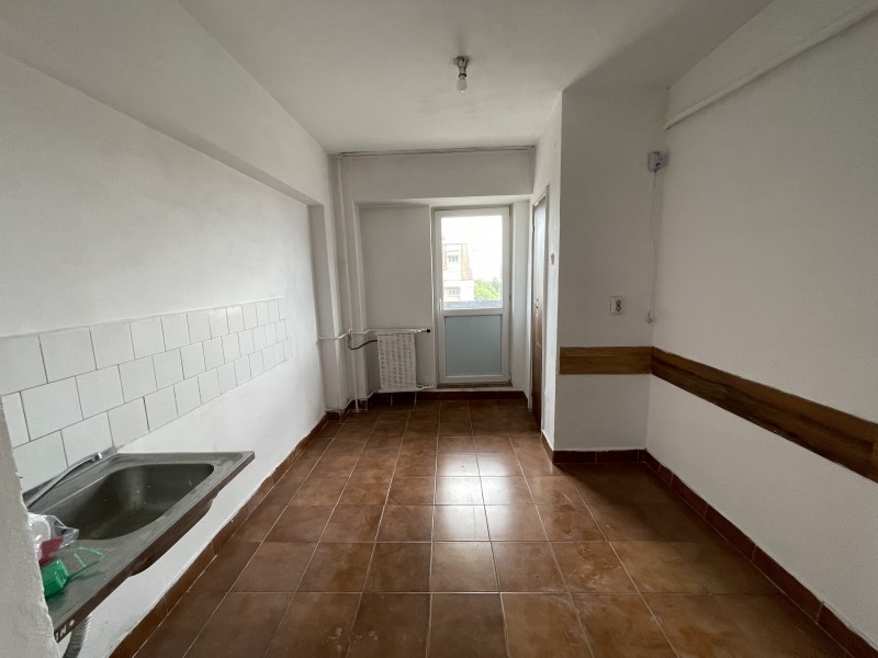 2 decomandate NEMOBILAT si NEUTILAT COMPLET! Ultracentral si stradal, deasupra Gradinii Botanice, spatios