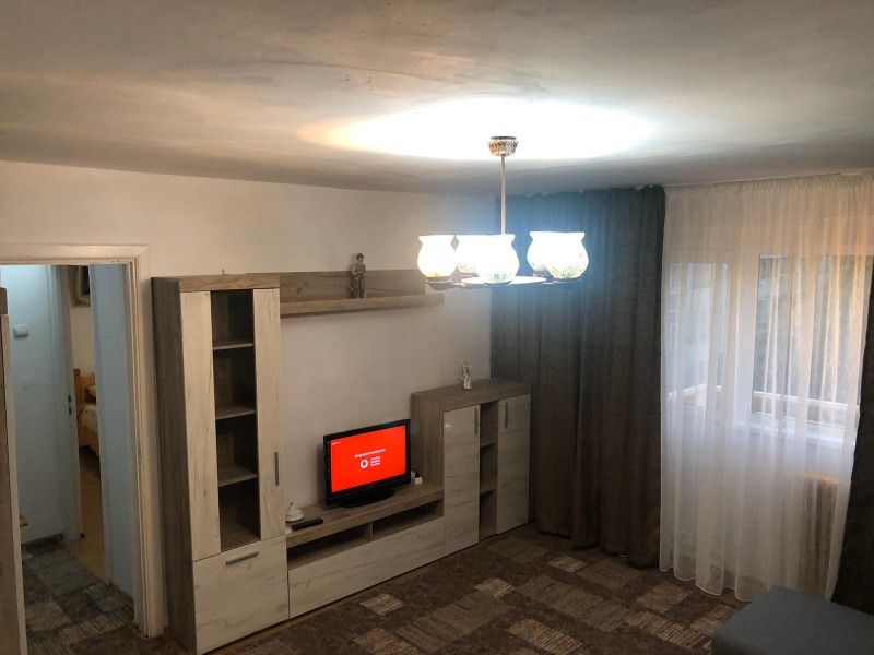 2 semidecomandate modern, curat Brazda lui Novac, etaj 4