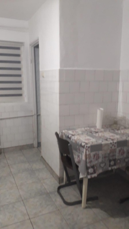 2 semidecomandate modern, curat Brazda lui Novac, etaj 4