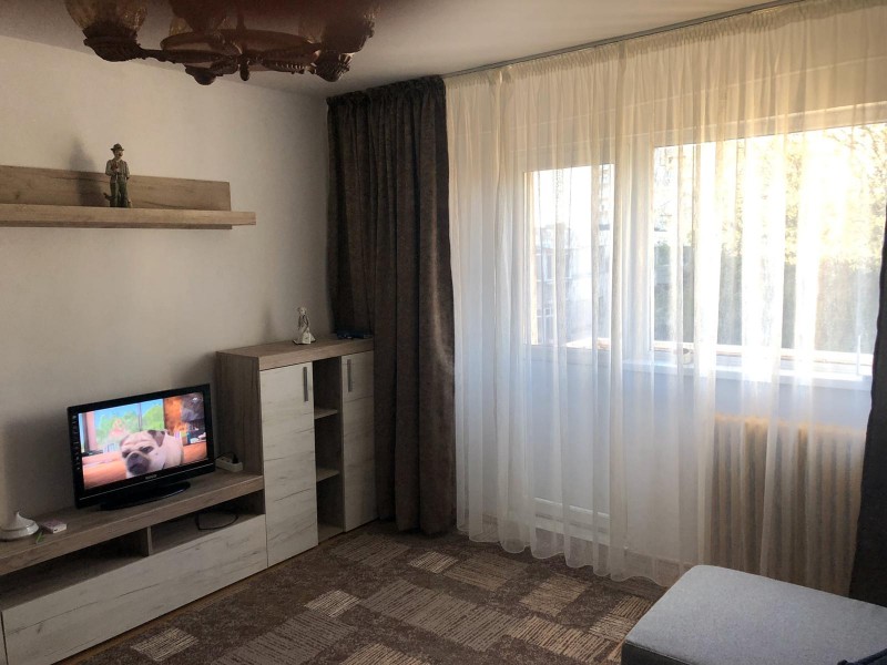 2 semidecomandate modern, curat Brazda lui Novac, etaj 4