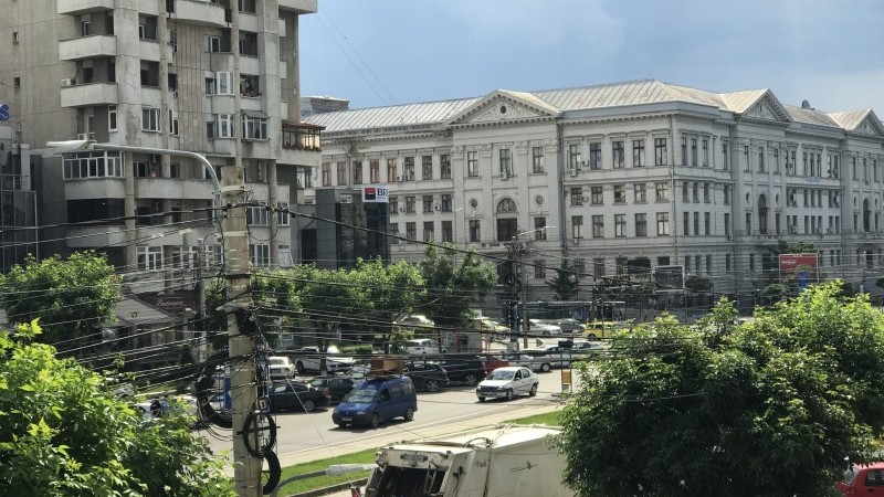 3 cam mari, moderne Cal Buc, KFC, Universitate, Centrala