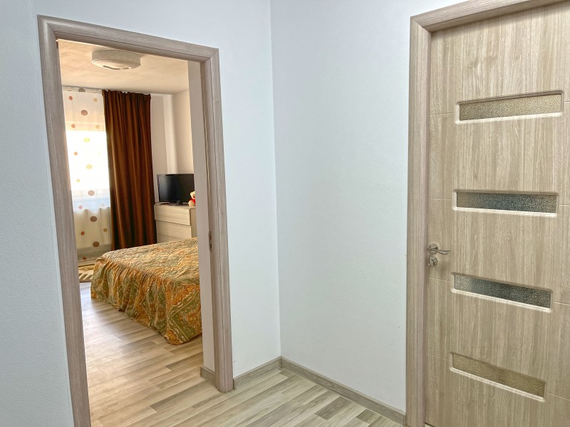 3 camere, spatios, 1Mai, - in spatele Caminelor de la Medicina, etaj 1/3, centrala termica