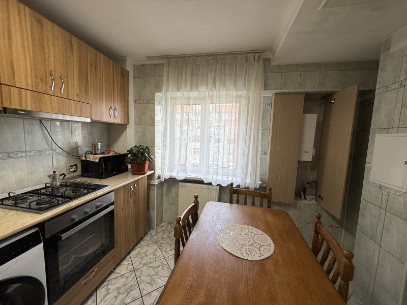 3 camere Piata Garii, etaj 3/10 cu lift, complet mobilat si utilat, centrala termica