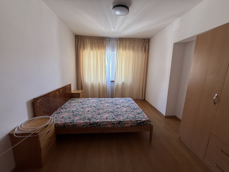 3 camere Piata Garii, etaj 3/10 cu lift, complet mobilat si utilat, centrala termica