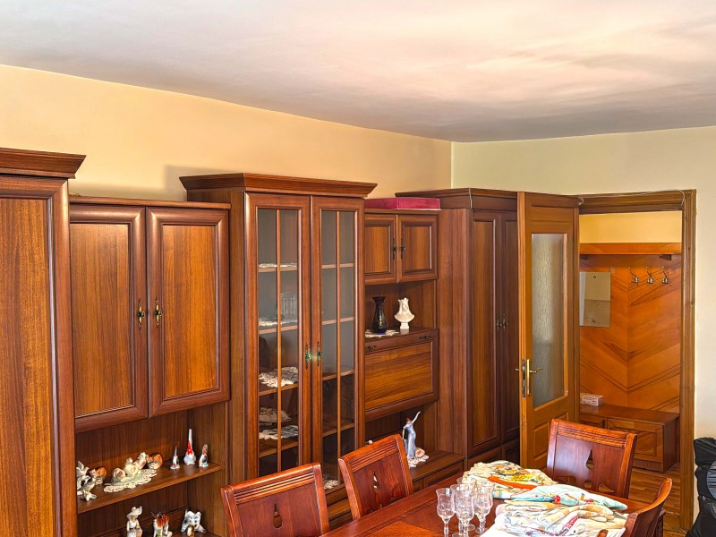 3 camere decomandate, Orizont - Craiovita, etaj 6/10, centrala termica, nerenovat