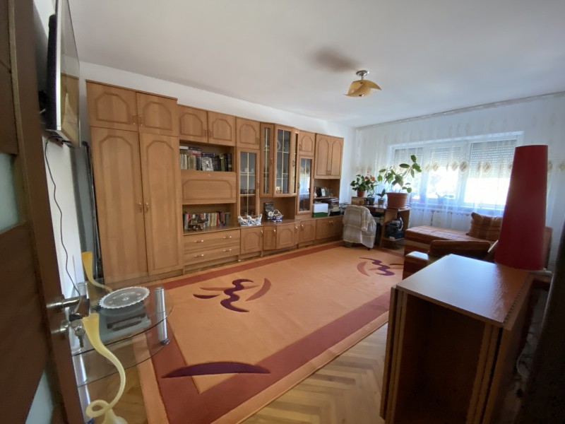 3 camere decomandate, 68mp, Strada Amaradia, Politia Pasapoarte Energetic