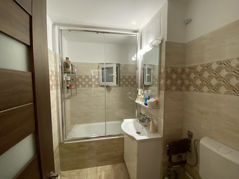 3 camere decomandate, 68mp, Strada Amaradia, Politia Pasapoarte Energetic