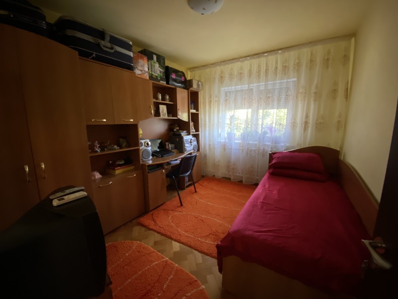3 camere decomandate, 68mp, Strada Amaradia, Politia Pasapoarte Energetic