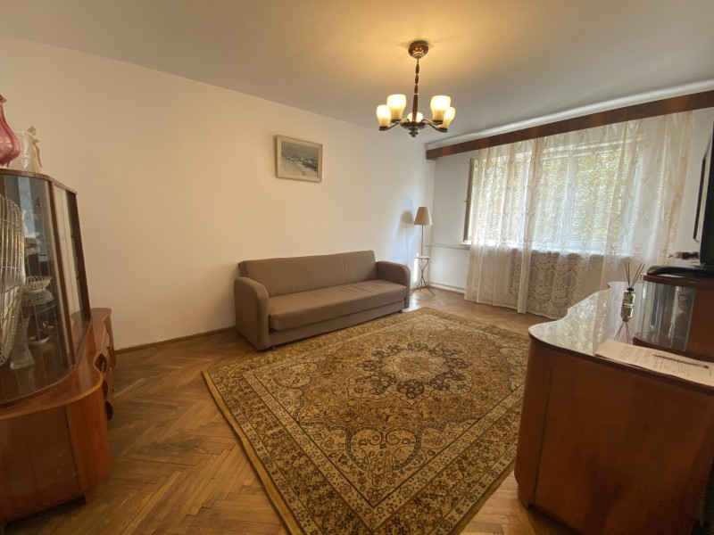 3 camere decomandate, 68mp utili, Centru, vis a vis Ramada, complet mobilat