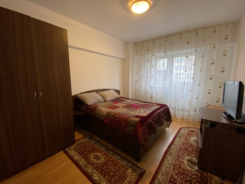 3 camere decomandate, 68mp utili, Centru- Universitate- Piata Centrala, etaj 1/8, centrala termica