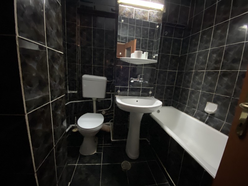 3 camere decomandate, 68mp utili, Centru- Universitate- Piata Centrala, etaj 1/8, centrala termica
