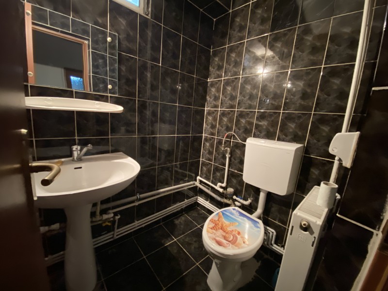 3 camere decomandate, 68mp utili, Centru- Universitate- Piata Centrala, etaj 1/8, centrala termica