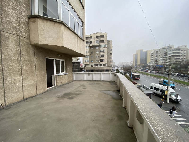 3 camere decomandate, 68mp utili, Centru- Universitate- Piata Centrala, etaj 1/8, centrala termica