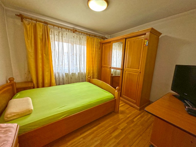 3 camere decomandate, Ciuperca, M-uri, etaj3, centrala termica, aer conditionat, complet mobilat si utilat